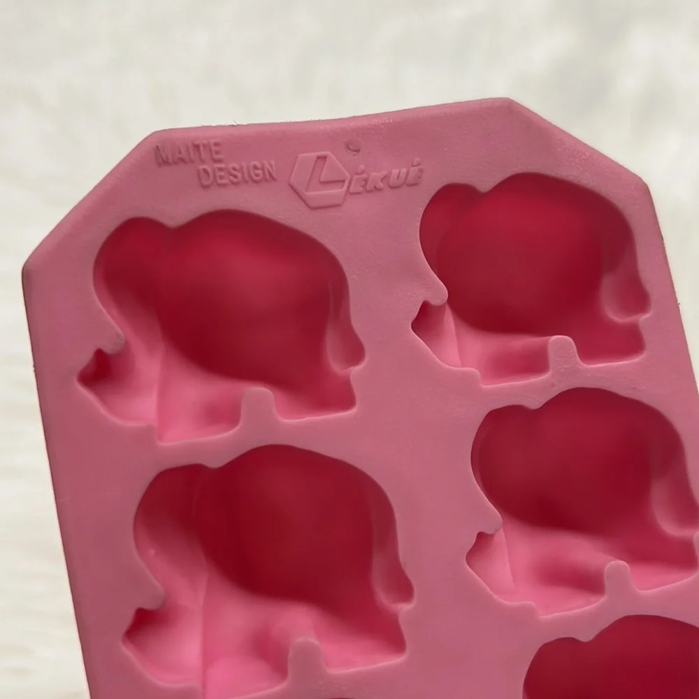 π 10/$10 π Elephants Design Pink Silicone Food Mold - Picture 2 of 7